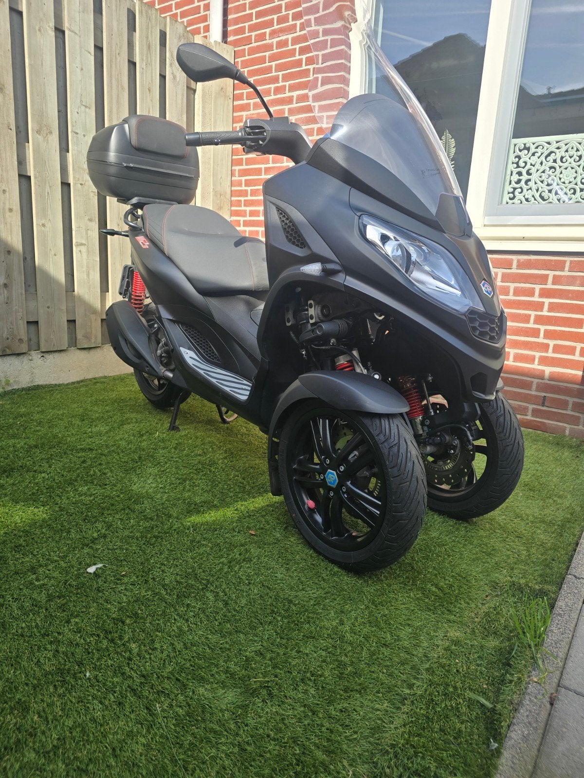Piaggio MP3 300 HPE Sport 2022 |Mat Zwart | ABS/ASR | 12.562, Motoren, Scooter, 300 cc, Particulier, ABS