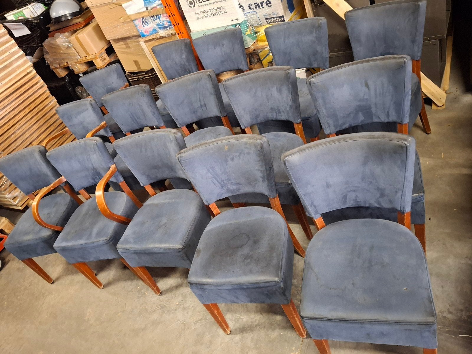 Stoelen voormalig Nonnen Klooster 22 stuks Prijs is per stuk, Ophalen, Gebruikt, Blauw, Vijf, Zes of meer stoelen