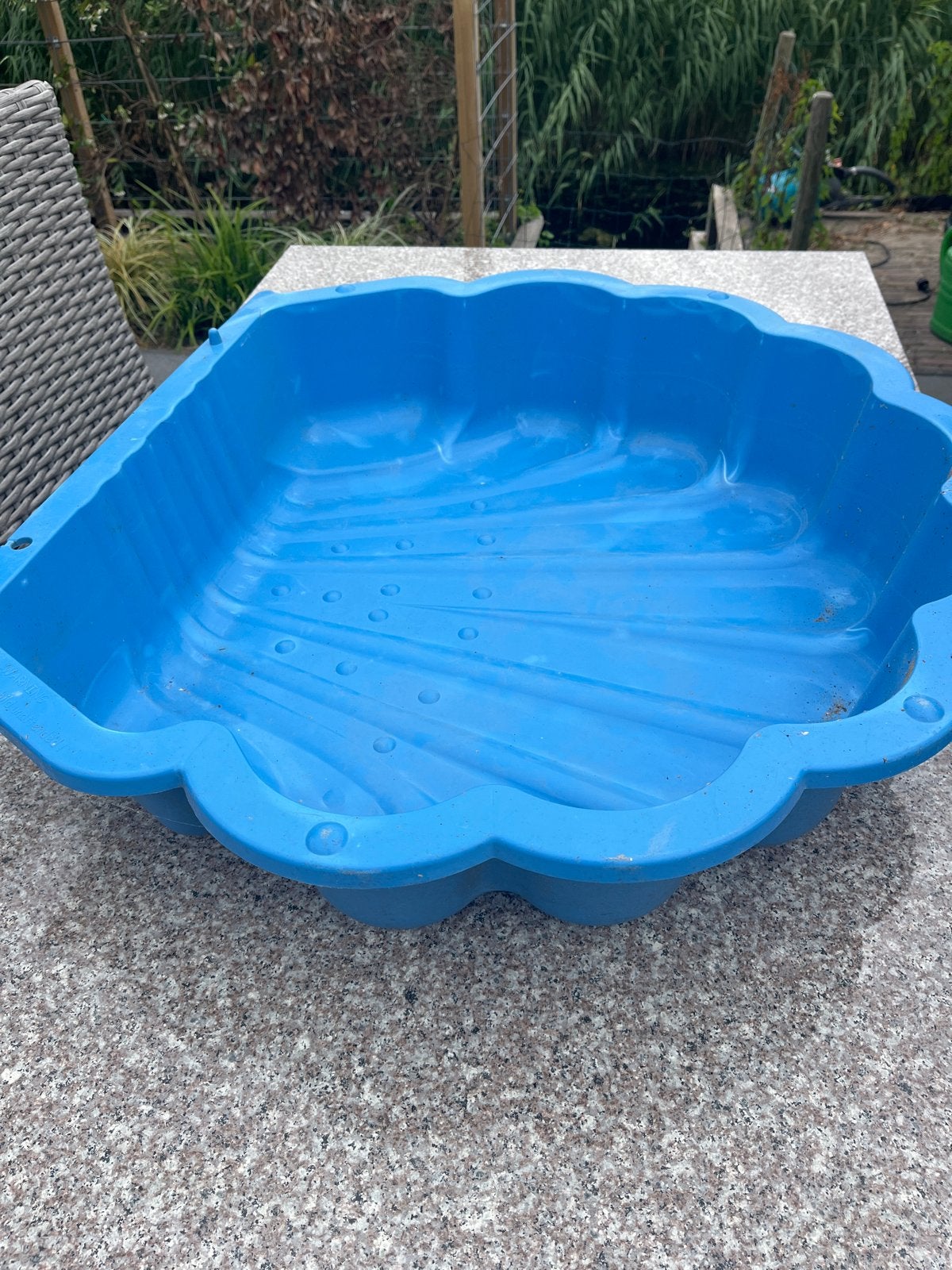 Blauwe schelpvormige zandbak/zwembadje voor kinderen, Kinderen en Baby's, Speelgoed | Buiten | Zandbakken, Ophalen, Gebruikt