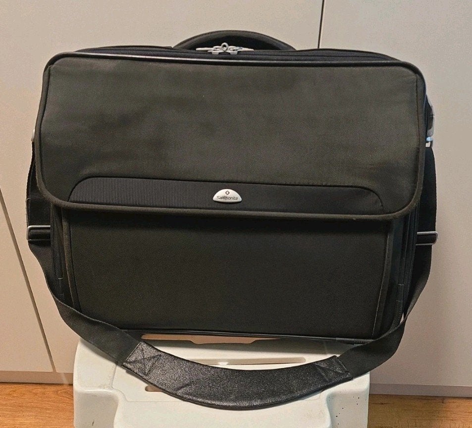 Samsonite laptop/business travel bag, Ophalen, Nieuw, Gevoerd laptopvak, Zwart