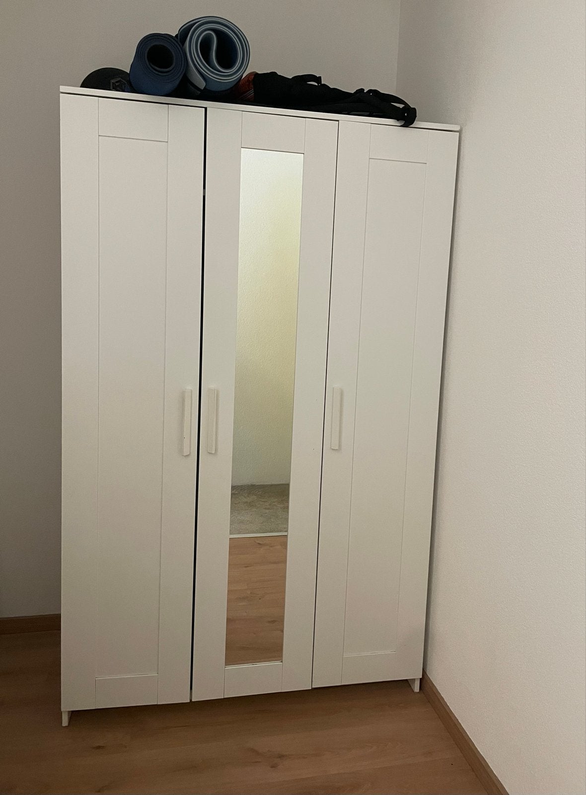 Ikea Brimnes kledingkast, wit, met spiegel, Huis en Inrichting, Ophalen, Met plank(en), Gebruikt, 100 tot 150 cm