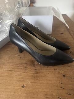 splinternieuwe zwarte leren pumps Noë maat 39, Kleding | Dames, Schoenen, Nieuw, Pumps, Zwart, Ophalen of Verzenden