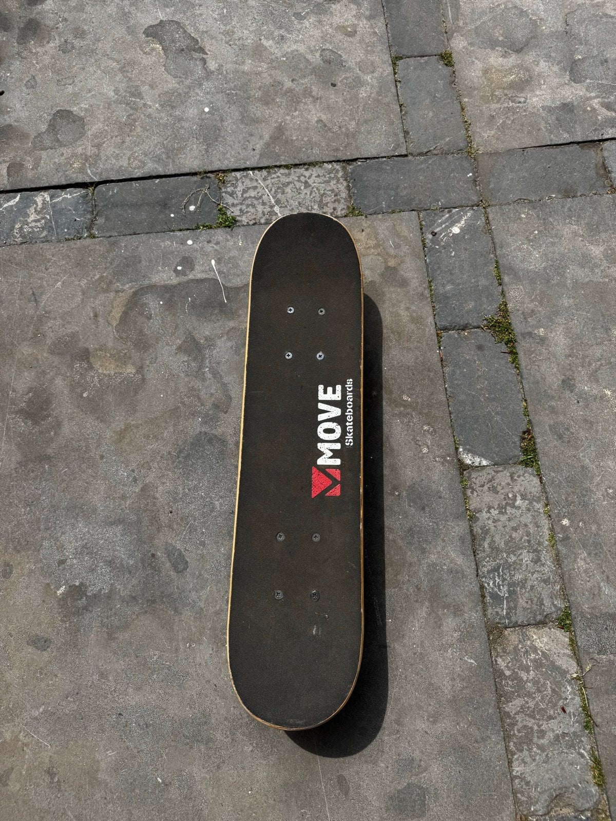 MOVE Skateboard - Zo goed als nieuw, Sport en Fitness, Skateboarden, Ophalen of Verzenden, Zo goed als nieuw, Skateboard