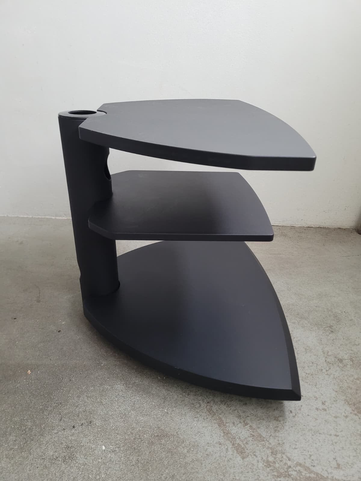 Zwart TV-meubel/audiomeubel met 3 niveaus, Ophalen, Overige materialen, Gebruikt, 50 tot 100 cm