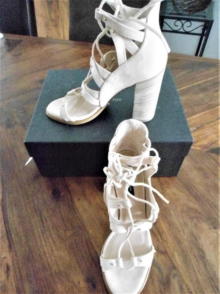 Open suede sandalet hoge blokhak met vetersluiting mt 37, Kleding | Dames, Schoenen, Nieuw, Schoenen met hoge hakken, Beige, Ophalen