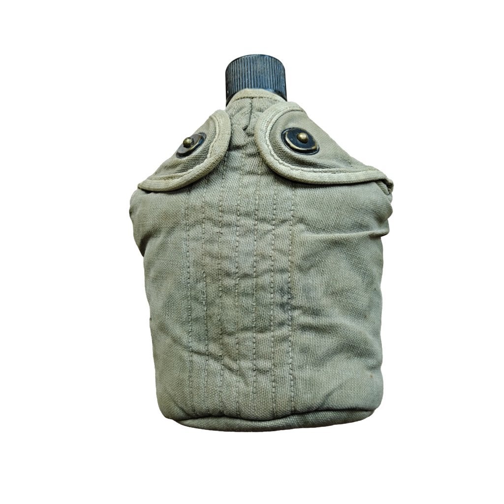 WWII US Canteen With Belgian Made Cup, Verzamelen, Ophalen of Verzenden, Amerika, Embleem of Badge