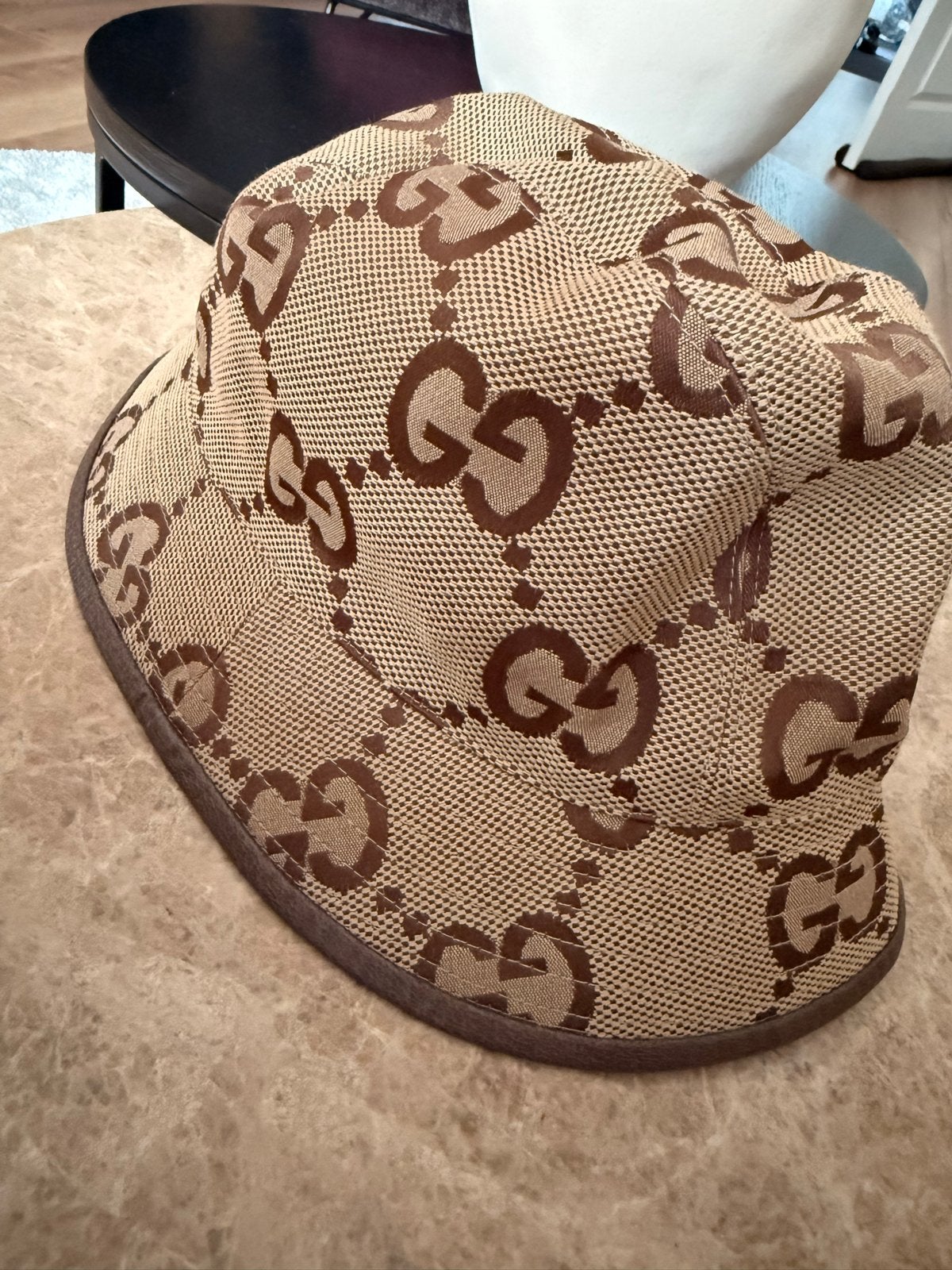 Originele Gucci Hoed met GG-patroon - Zo goed als nieuw, Ophalen of Verzenden, Zo goed als nieuw, One size fits all, Hoed