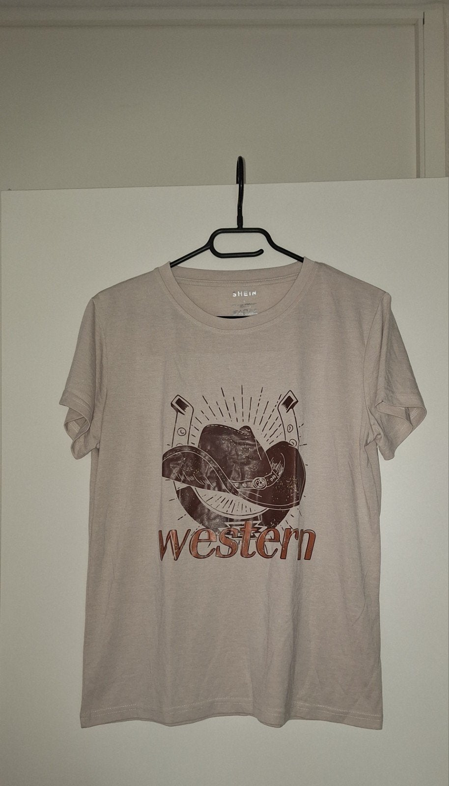 Lichtbruin shirt Shein maat L, Kleding | Dames, Bruin, Maat 42/44 (L), Ophalen of Verzenden, Zo goed als nieuw