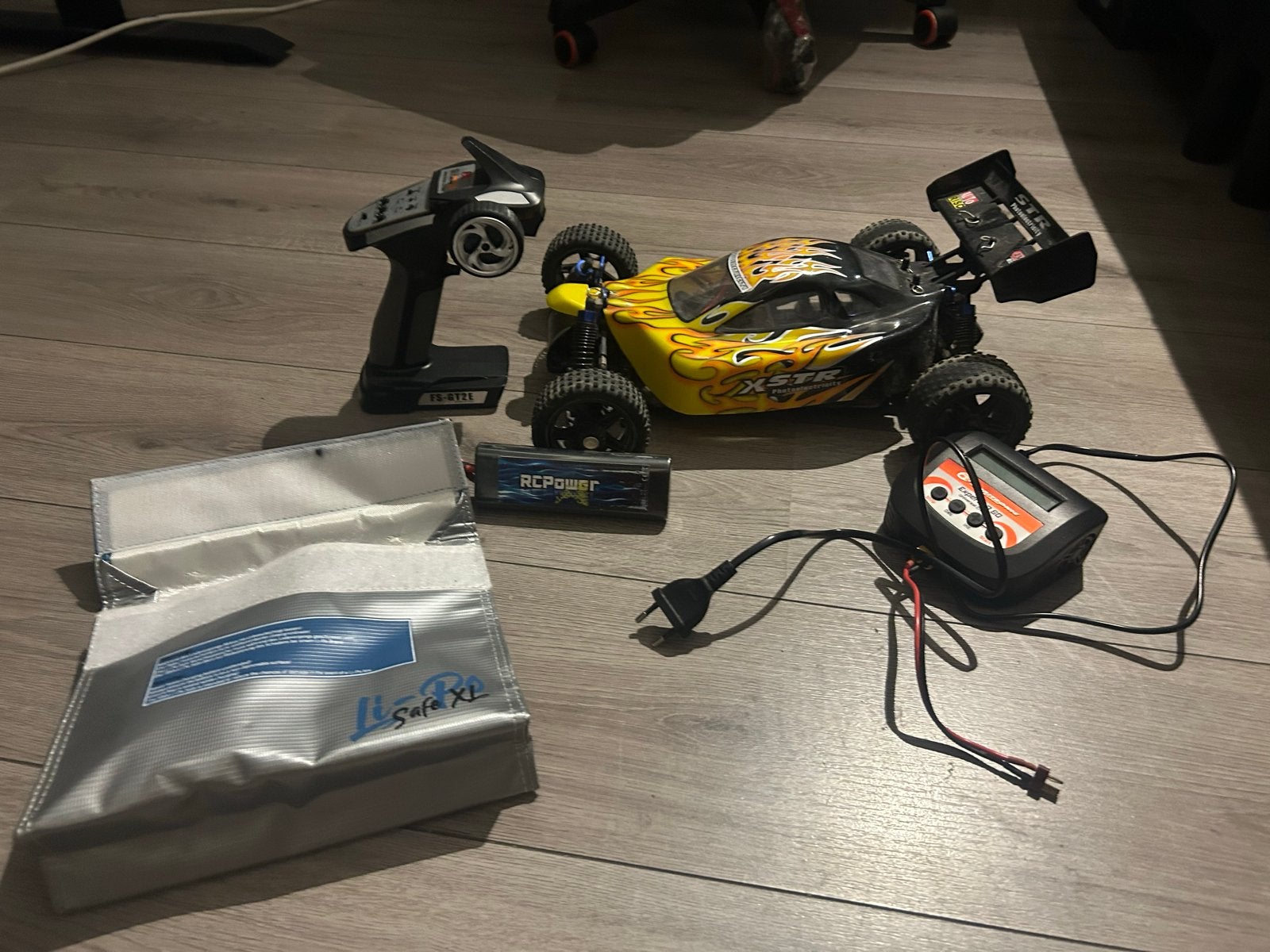 Himoto 4wd RC buggy met afstandsbediening en lader, Elektro, Gebruikt, Auto offroad, Ophalen of Verzenden