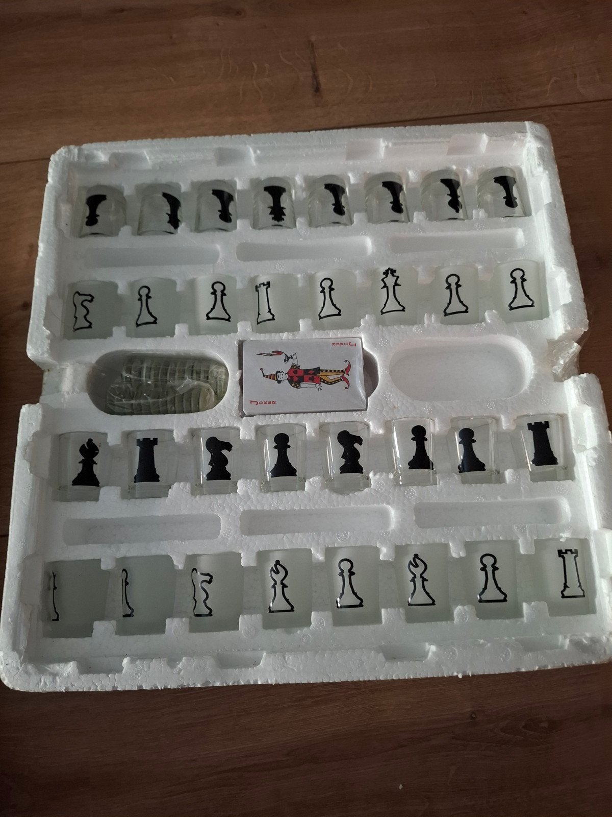 Drinking Chess Set 3-in-1: Schaken, Dammen & Kaarten, Een of twee spelers, Ophalen of Verzenden, Zo goed als nieuw