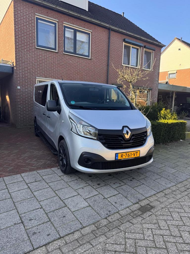 Renault Trafic 1.6 DCI 70KW Combi 2016 Grijs 9 personen, Auto's, Voorwielaandrijving, Stof, 2000 kg, Particulier