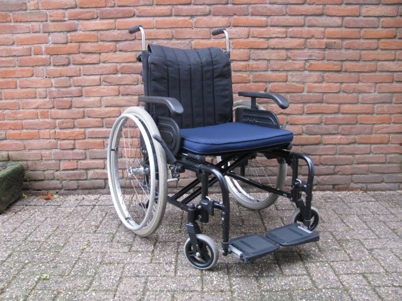 Invacare Rea Adapt aluminium rolstoel zitbreedte 52cm, Ophalen, Inklapbaar, Zo goed als nieuw, Duwrolstoel
