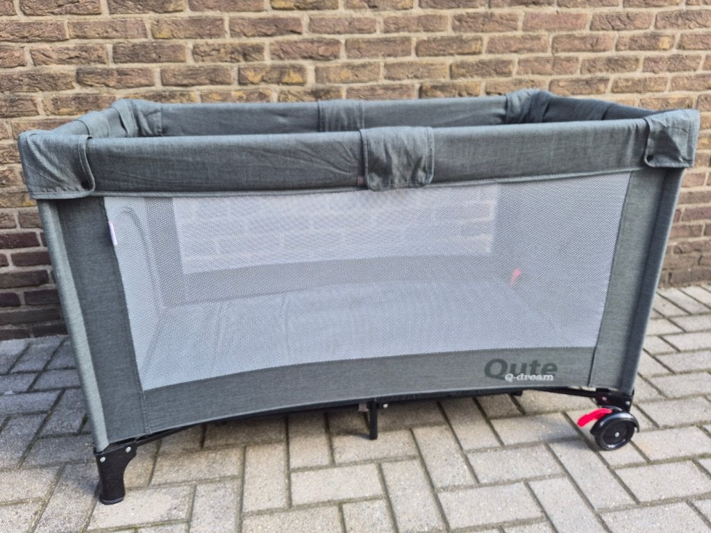 Qute dream campingbed, Ophalen, Zo goed als nieuw, Reisbedje