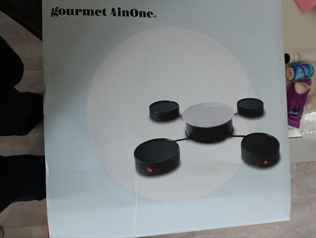Gourmetstel Blokker met 4 pannetjes - Zo goed als nieuw, Ophalen, Zo goed als nieuw, Minder dan 4 personen