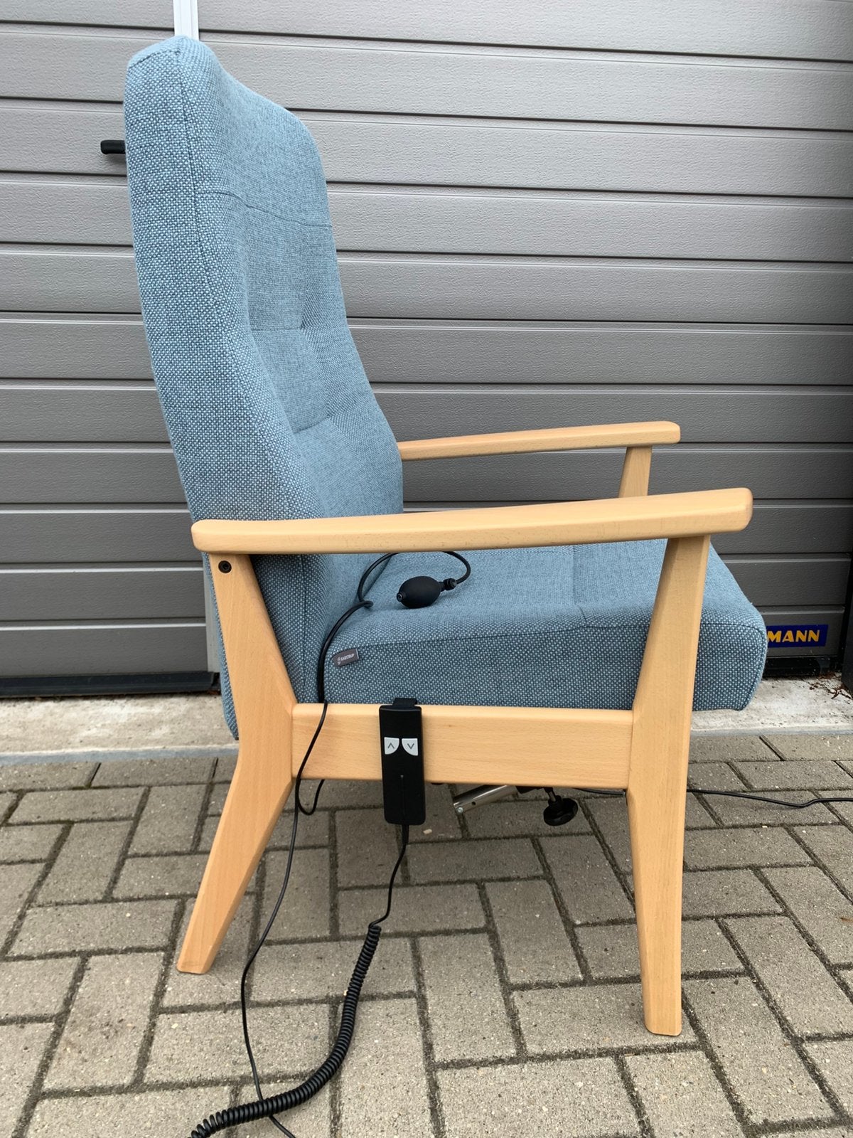 Farstrup senioren-stoel met sta op hulp relax sta op stoel, Huis en Inrichting, Fauteuils, Ophalen, Zo goed als nieuw, Minder dan 75 cm