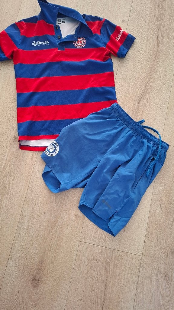 Hockey tenue: shirt en broekje, Ophalen, Gebruikt, Kleding