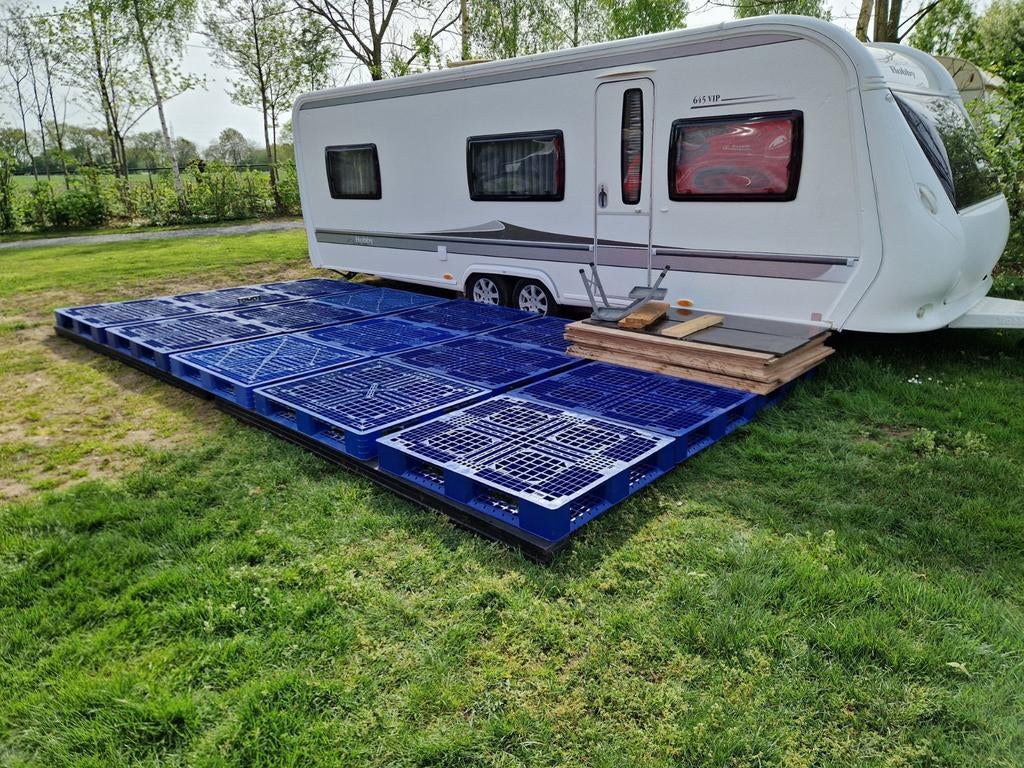 Kunststof pallets met houten platen voor voortentvloer, Caravans en Kamperen, Ophalen, Gebruikt