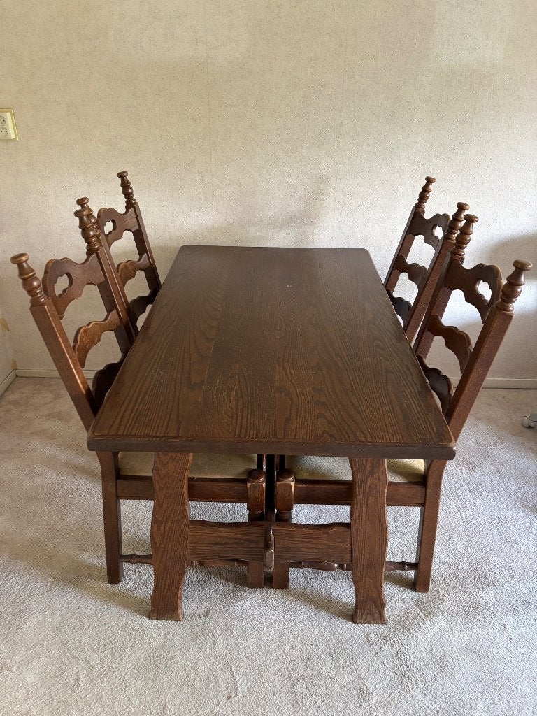Massief eiken eettafel met 4 stoelen, Huis en Inrichting, Ophalen, Gebruikt, 100 tot 150 cm, Klassiek
