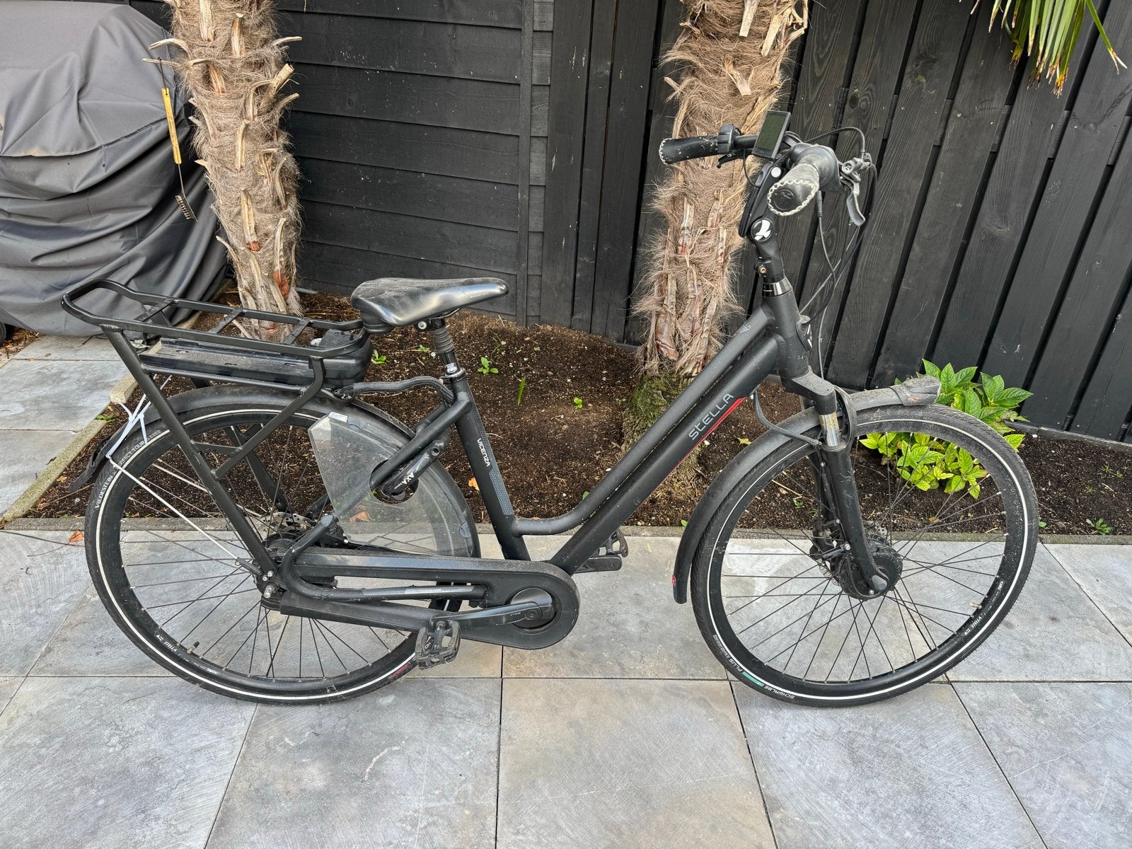 Elektrische fiets van stella met oplader (Opknap/ technisch), 51 tot 55 cm, Ophalen, Gebruikt, 30 tot 50 km per accu