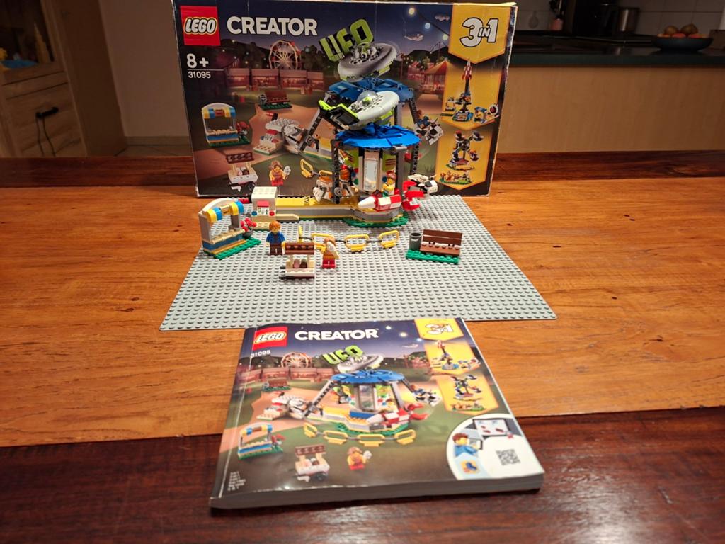 LEGO 31095 UFO CAROUSEL COMPLEET, Kinderen en Baby's, Speelgoed | Duplo en Lego, Lego, Ophalen of Verzenden, Zo goed als nieuw