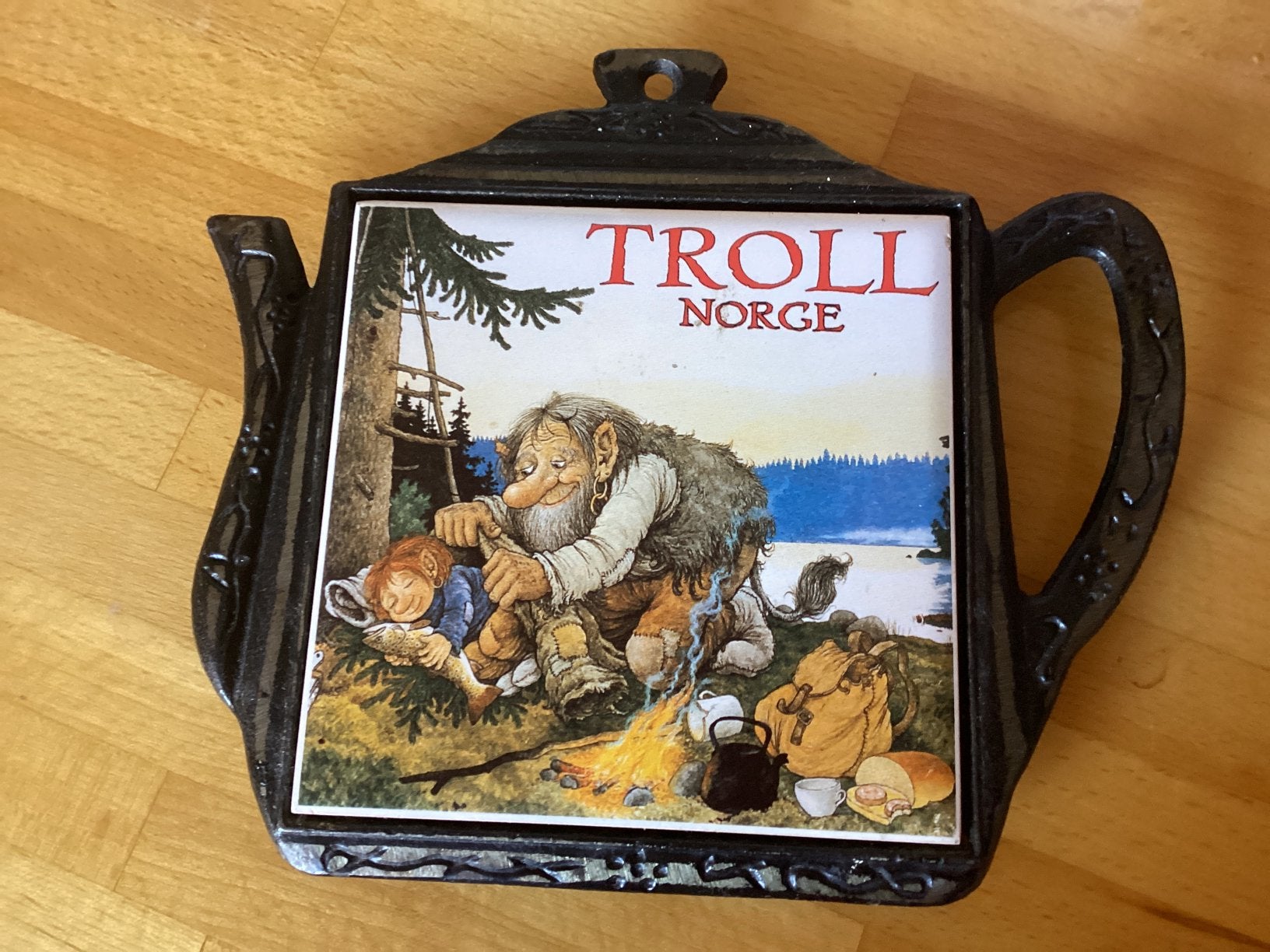 Noorwegen trol tegel 11 cm // 15x17 cm, Antiek en Kunst, Antiek | Wandborden en Tegels, Ophalen of Verzenden