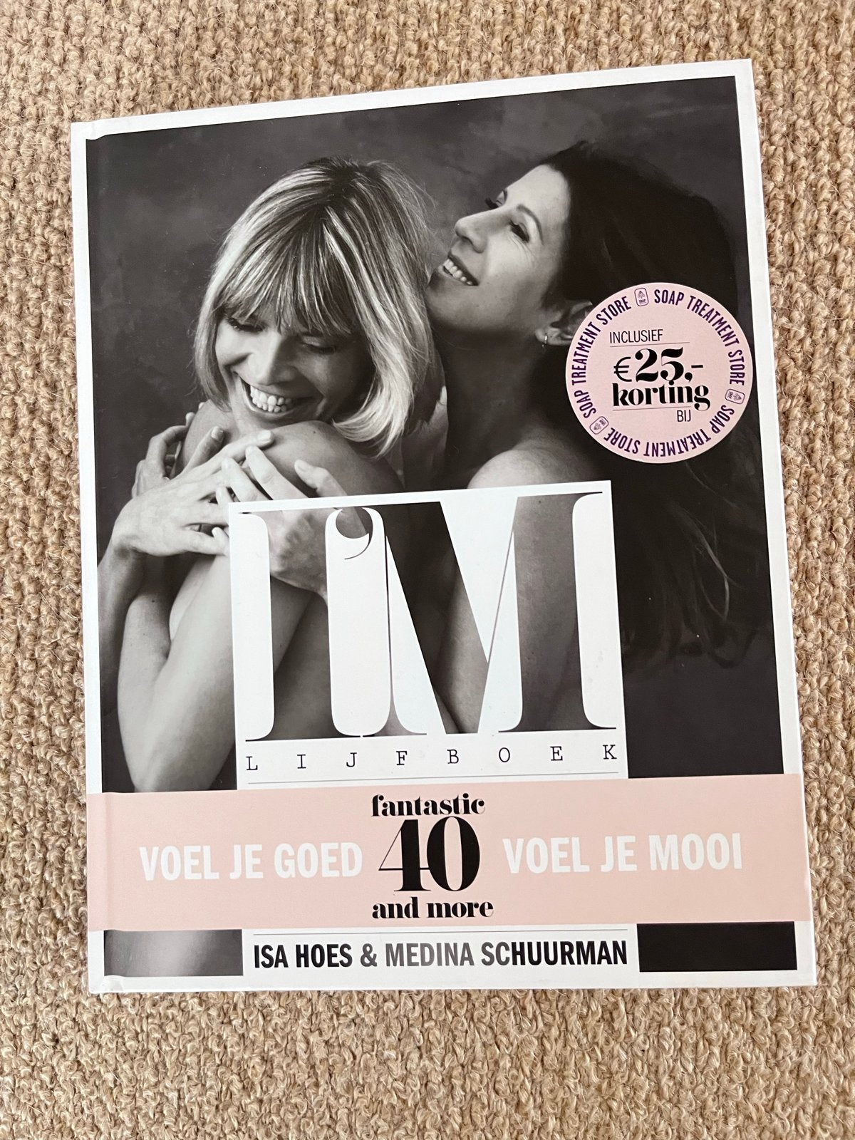 I’M Lijfboek hardcover- Isa Hoes & Medina Schuurman, Ophalen of Verzenden, Zo goed als nieuw, Gezondheid en Conditie