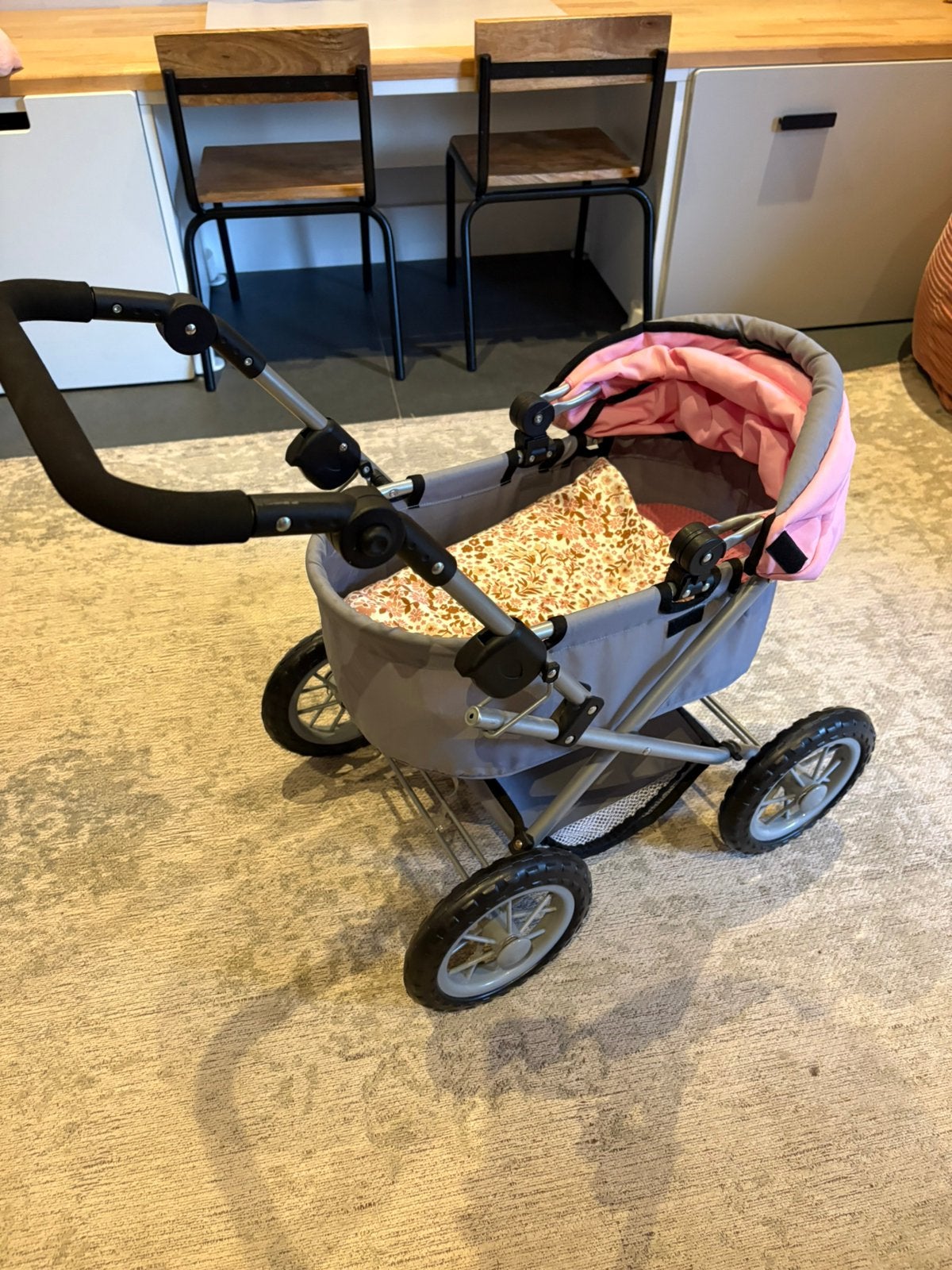Poppenwagen met poppen en accessoires, Kinderen en Baby's, Speelgoed | Poppen, Ophalen, Zo goed als nieuw, Overige typen