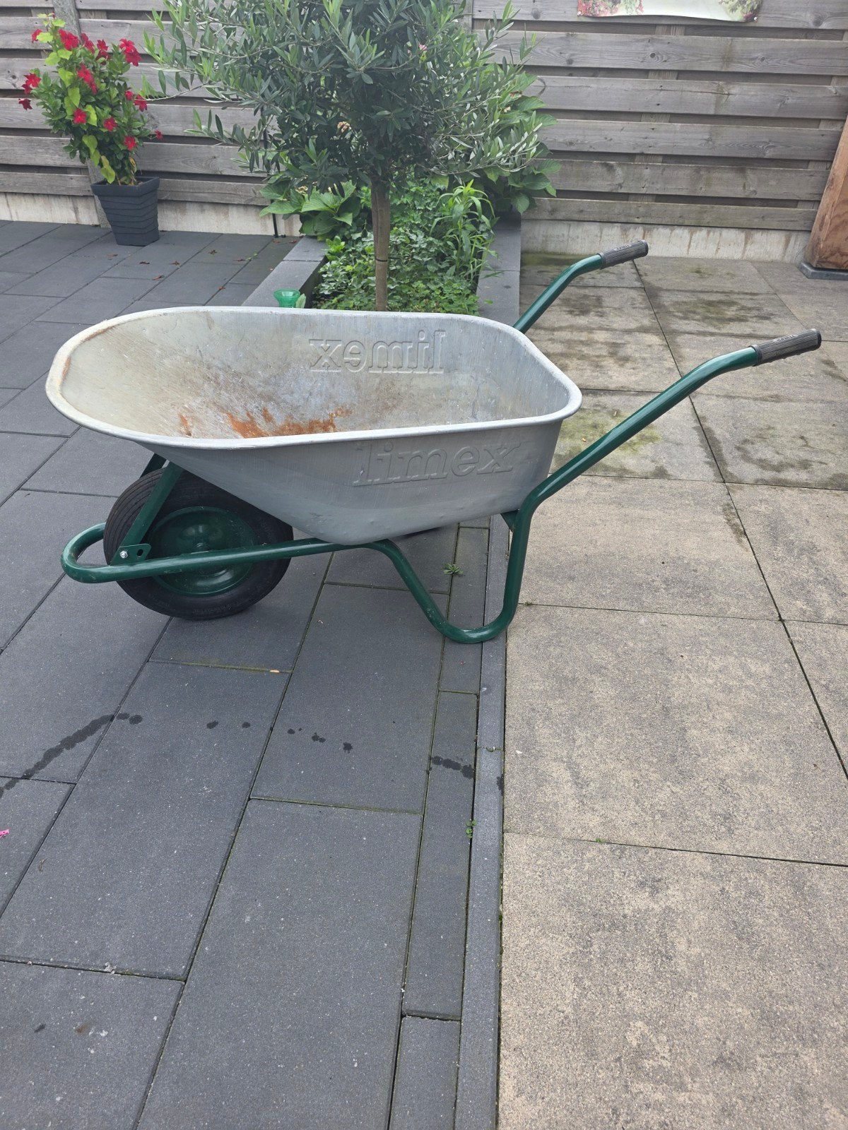 Limex Kruiwagen - Gebruikt maar functioneel, Tuin en Terras, Kruiwagens, Gebruikt, Zemil Timex, Tweewielig, Ophalen of Verzenden