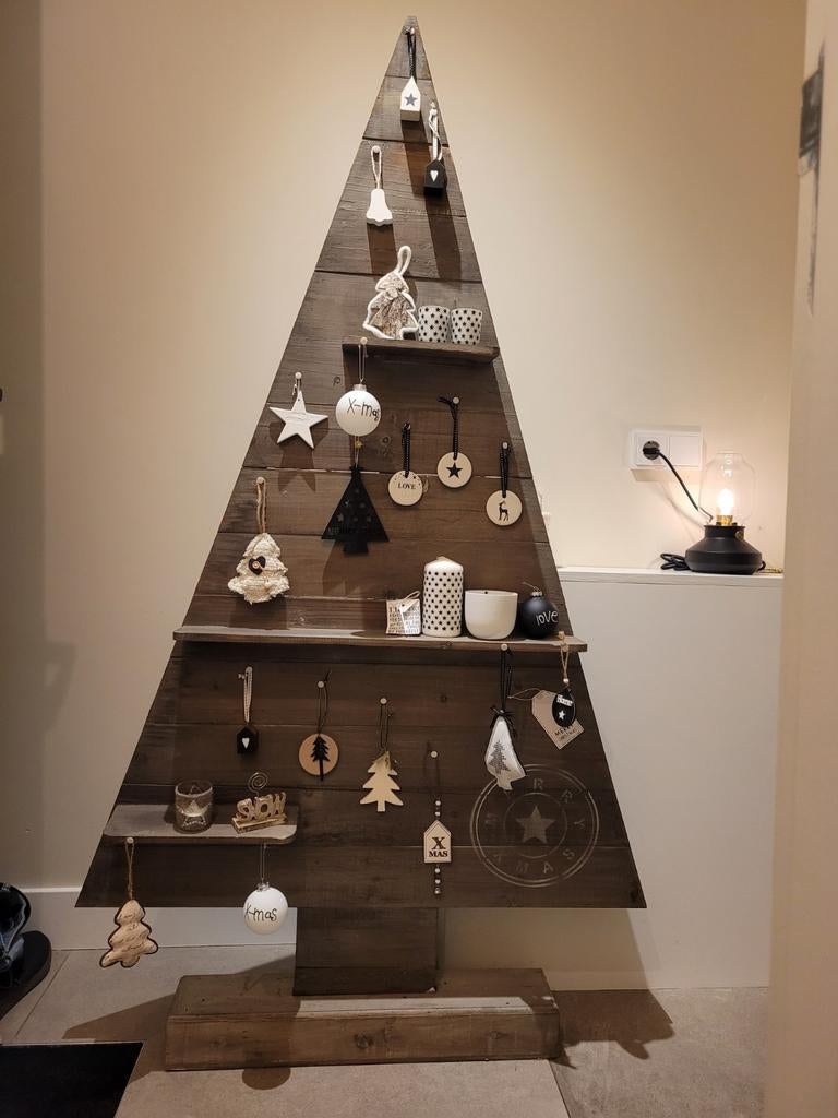 GRATIS houten kerstboom met decoratie, Ophalen