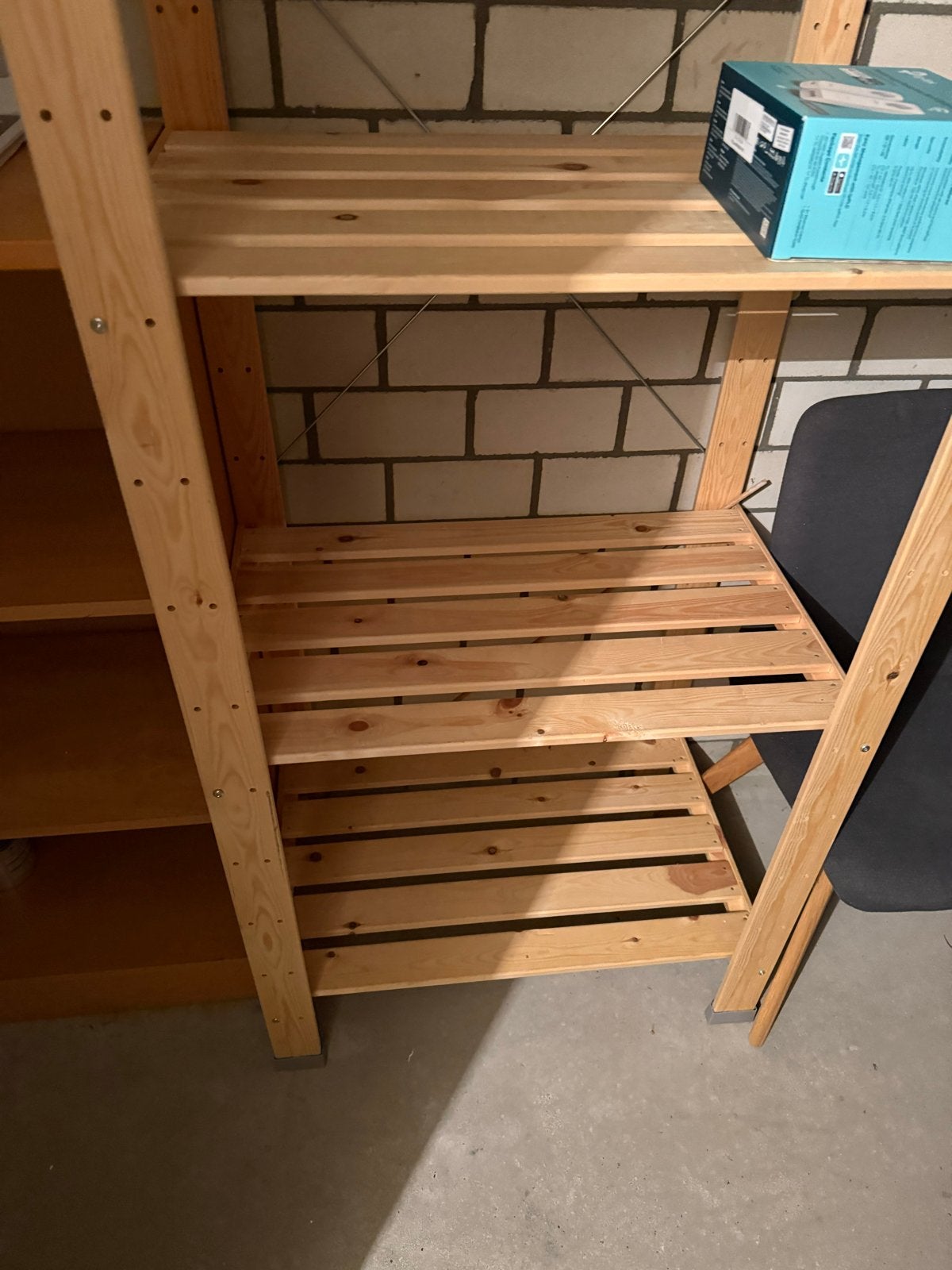 IKEA Hejne stellingkast van grenenhout, Ophalen, Met plank(en), Gebruikt, 50 tot 100 cm
