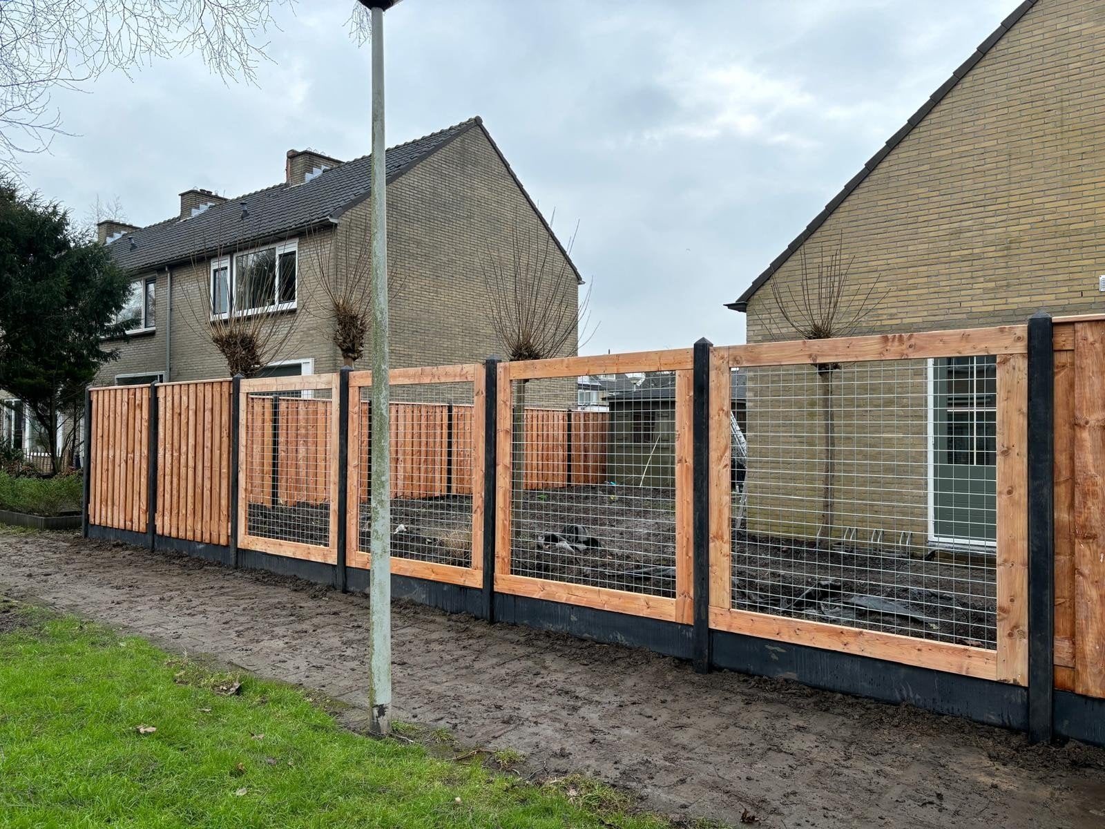 Schutting hout/beton voordelig geplaatst, Ophalen of Verzenden, Nieuw, 6 meter of meer, 1 tot 2 meter