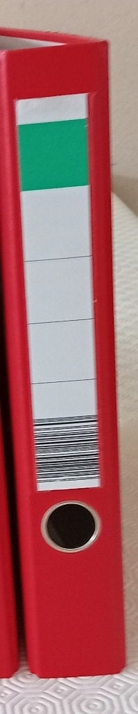 Te Koop: Een smalle, rode ordner, ZGAN. , Ophalen of Verzenden, Zo goed als nieuw
