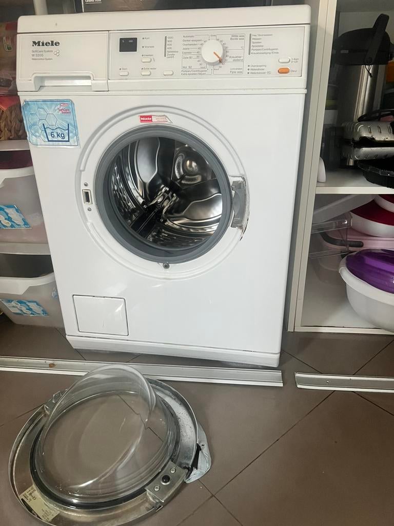 Miele wasmachine, Ophalen, Zo goed als nieuw, 1200 tot 1600 toeren, 85 tot 90 cm