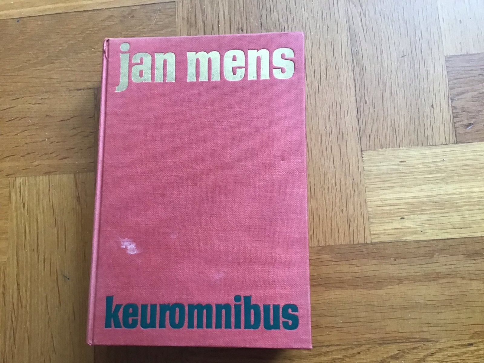 Jan Mens Keuromnibus - Klassieke Nederlandse Literatuur, Ophalen of Verzenden, Gelezen, Nederland