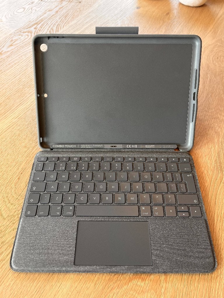Logitech Combo Touch toetsenbordhoes voor iPad., 10 inch, Bescherming voor- en achterkant, Ophalen of Verzenden, Zo goed als nieuw