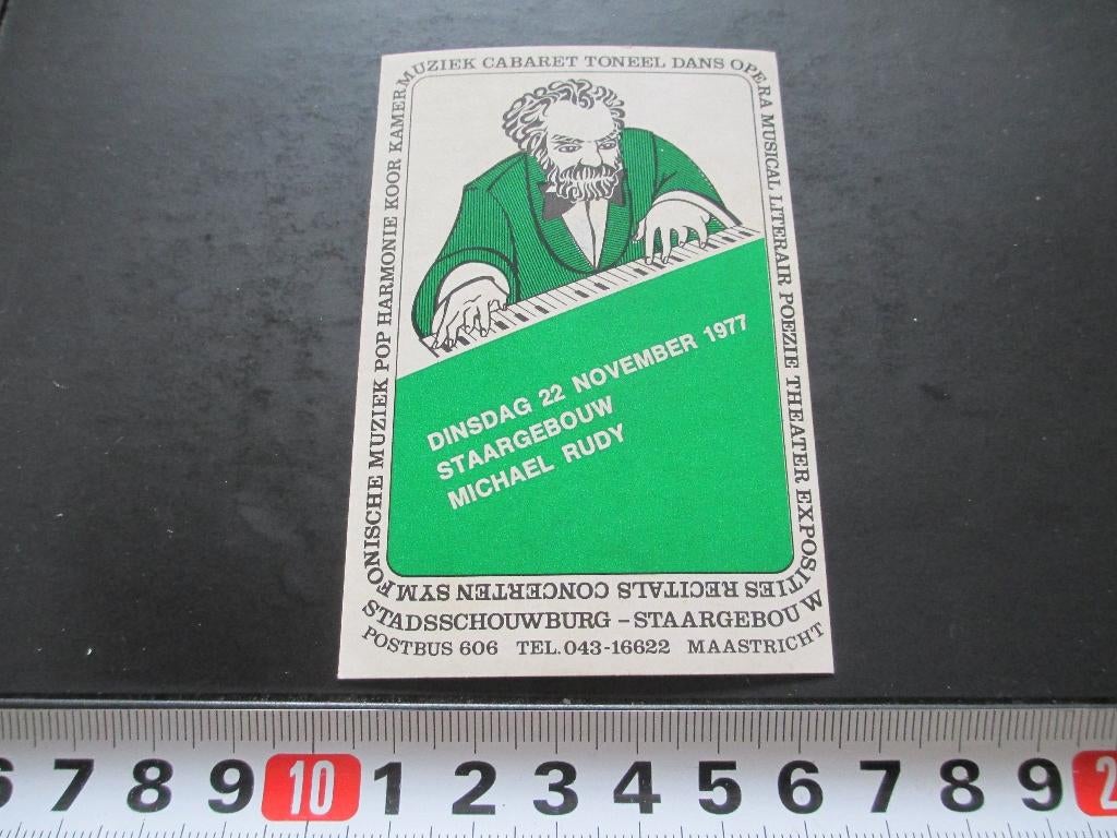 sticker maastricht staargebouw 1977 michael rudy pianist, Ophalen, Zo goed als nieuw
