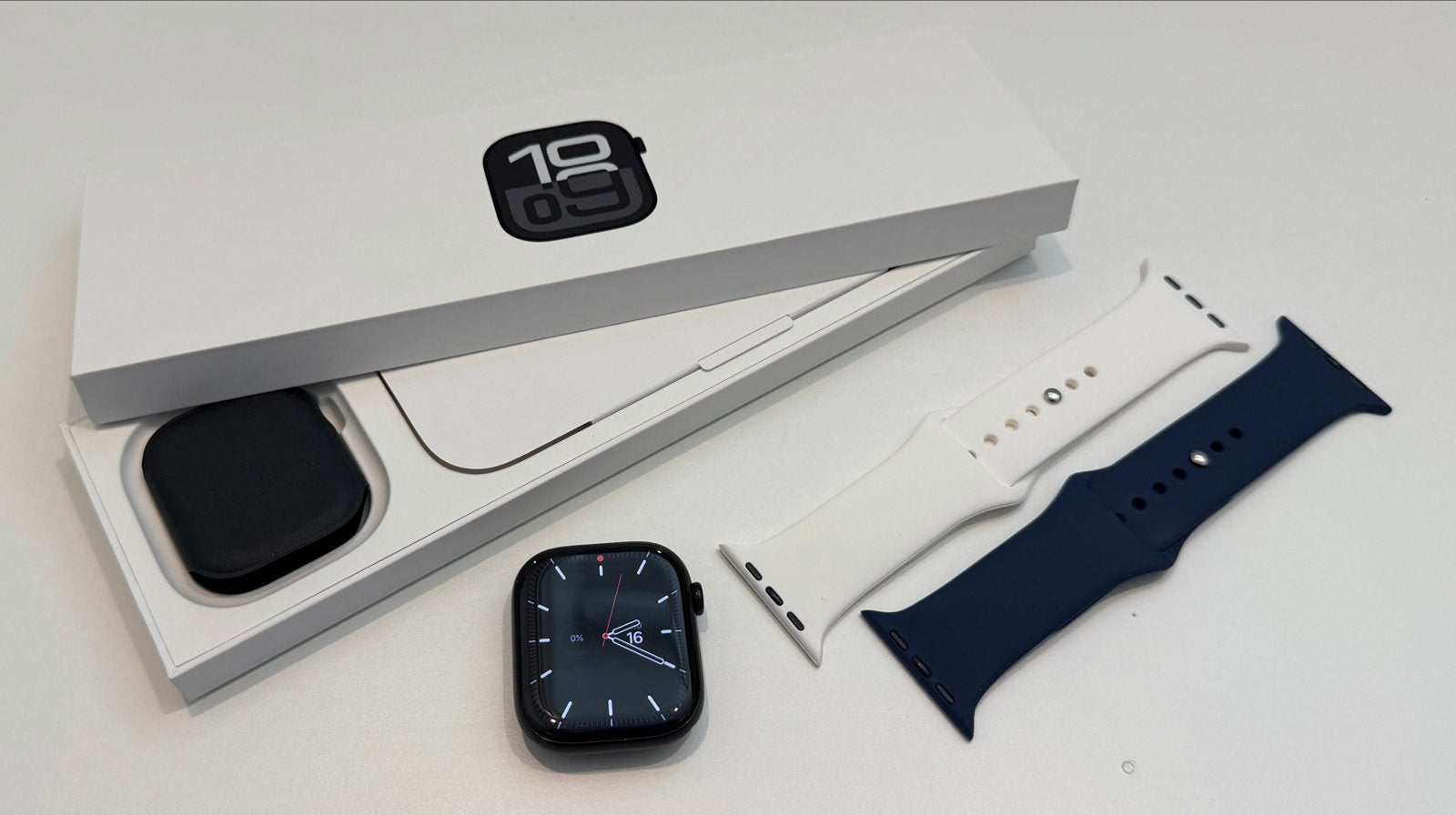 Apple Watch Series 10 46mm - inclusief bandjes, Gebruikt, Zwart, IOS, Ophalen of Verzenden