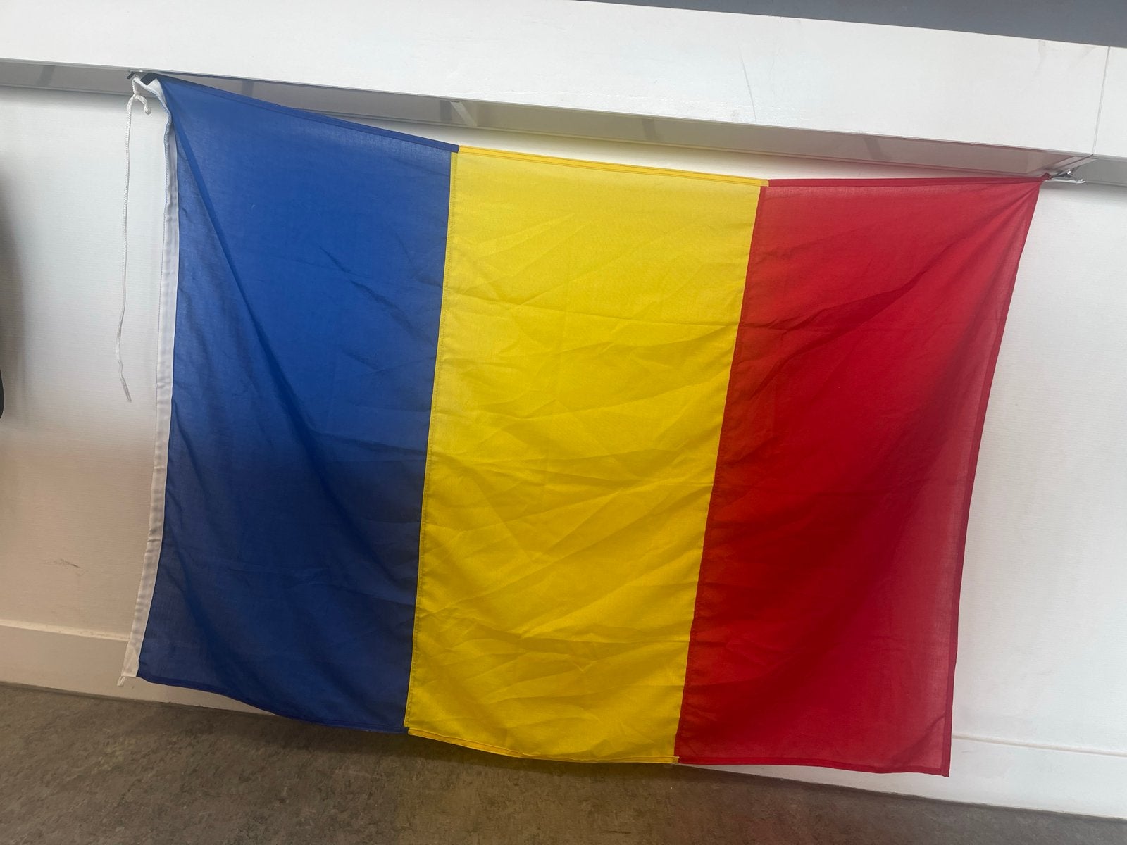 Grote Roemeense vlag 150 x 100 cm – Stoffen vlag Roemenië, Ophalen of Verzenden, Zo goed als nieuw