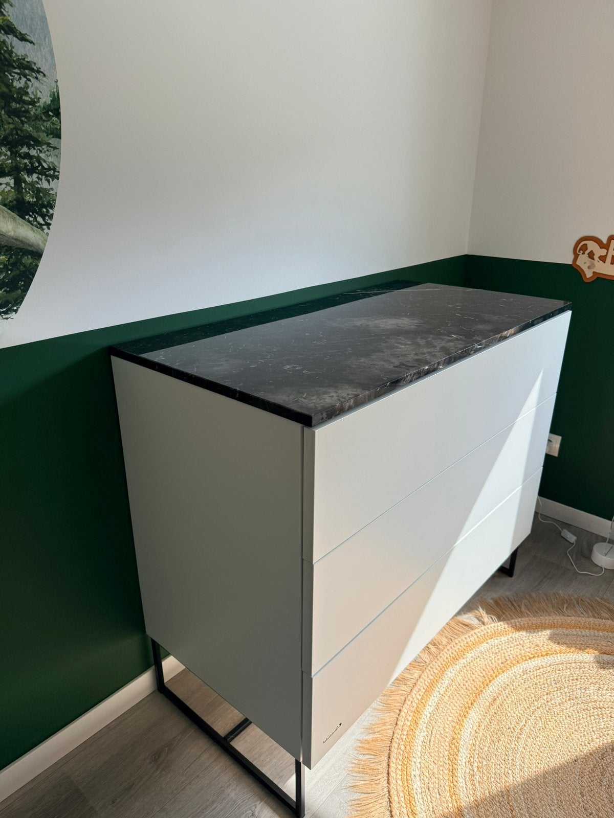 Babykamer Kidsmill commode marmer blad + ledikant wit, Ophalen, Zo goed als nieuw, Jongetje of Meisje