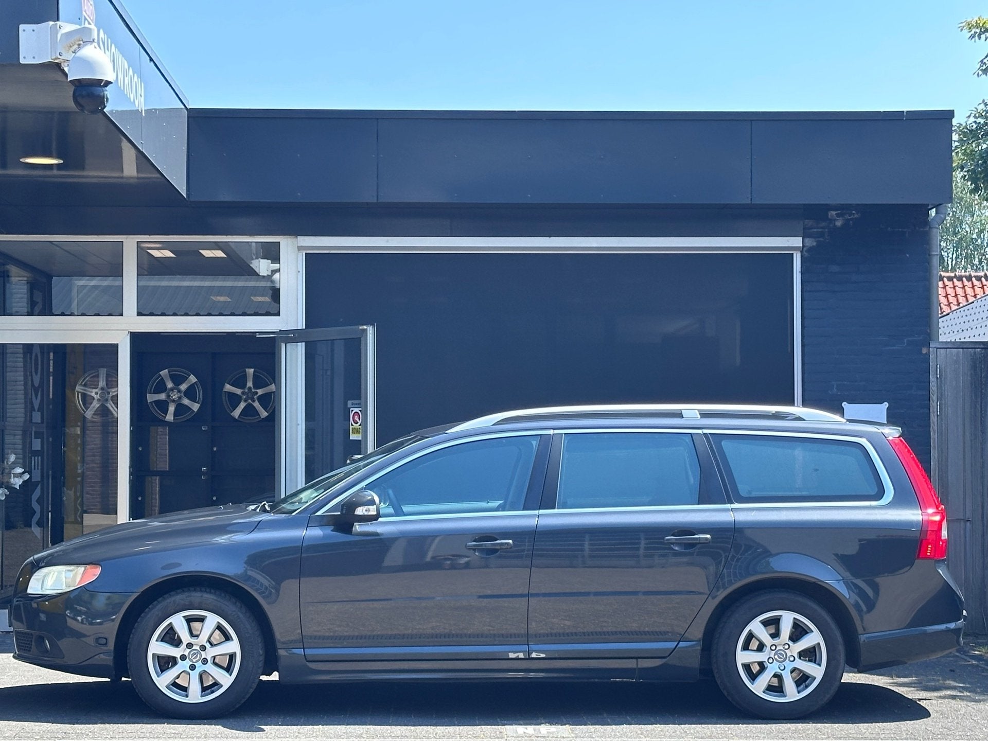 Volvo V70 2.5FT Kinetic AUTO / CLIMA / CRUISE / MEMORY / LED, Auto's, Zwart, Overige brandstoffen, 2521 cc, 1567 kg