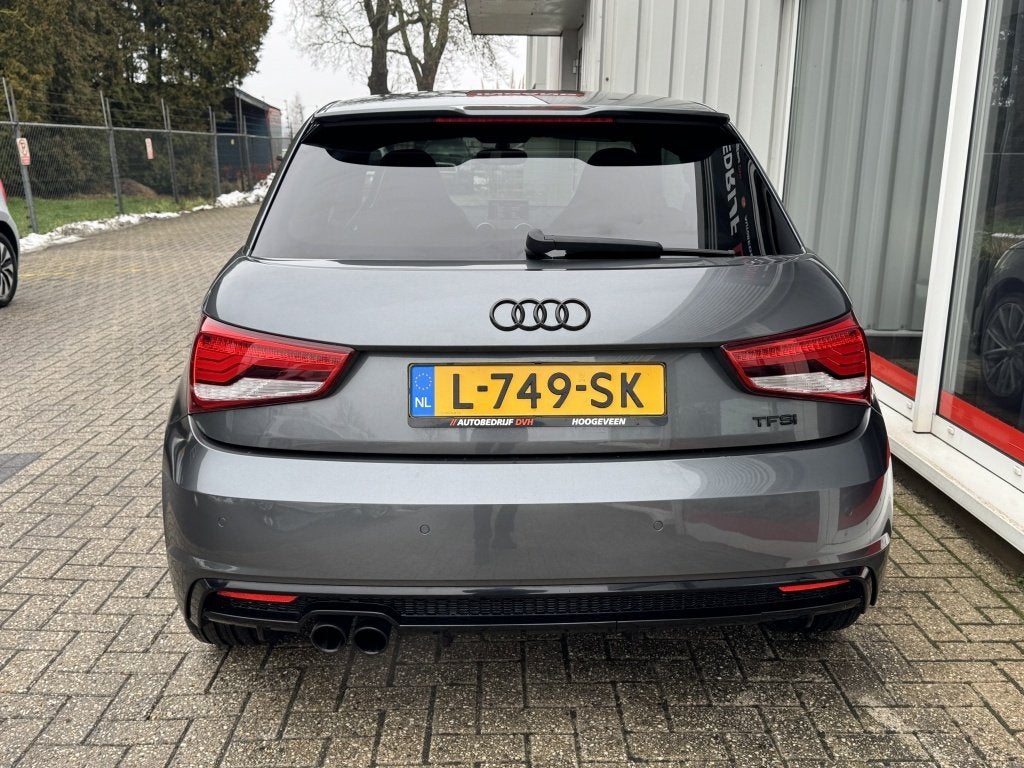 Audi A1 1.8 TFSI S-LINE / Automaat / Schaalstoelen / Stoelve, Auto's, Audi, Automaat, 4 stoelen, 620 kg, Leder
