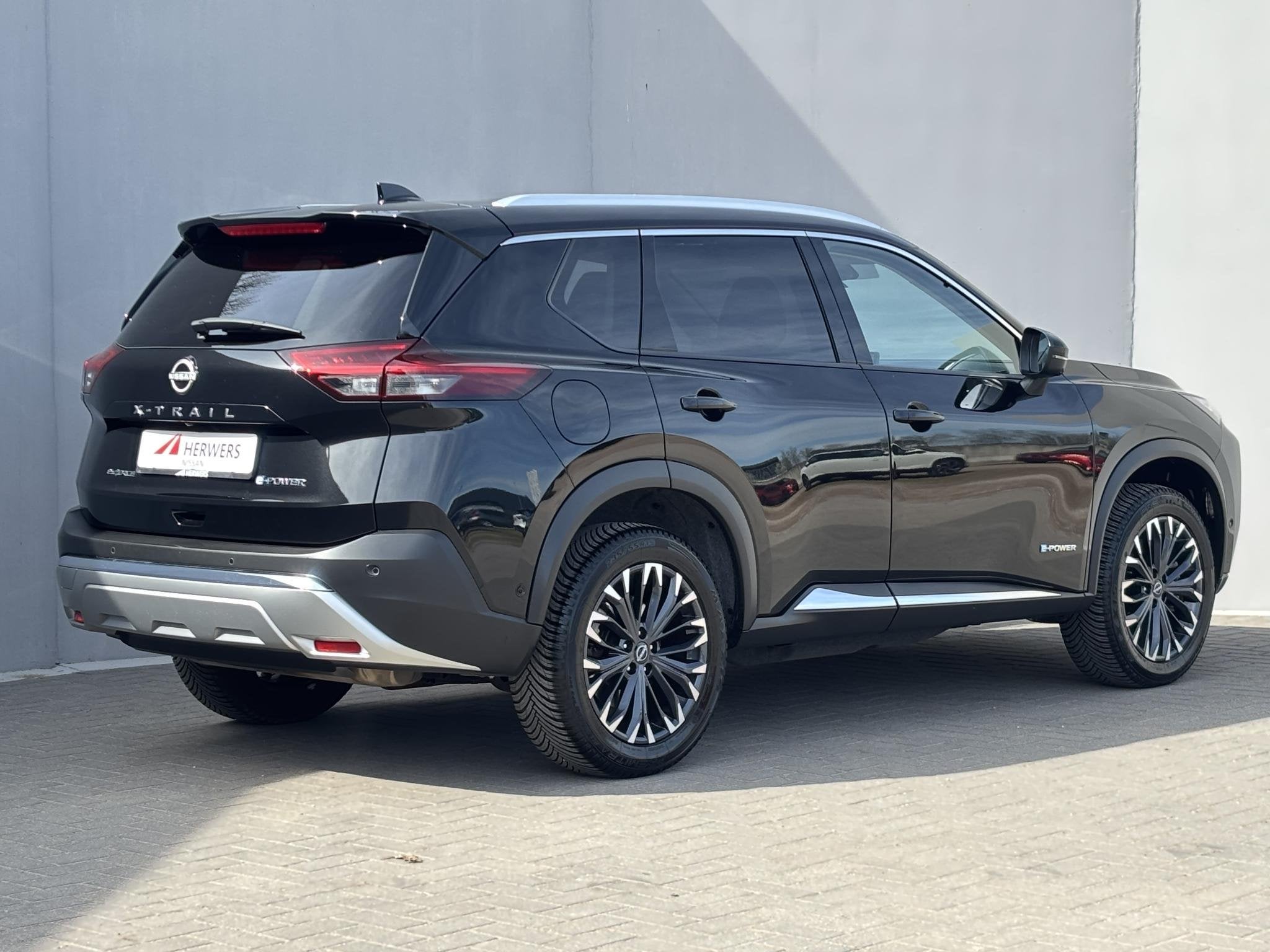 Nissan X-Trail 1.5 e-4orce Tekna 4WD / Trekhaak - 1800kg Tre, Auto's, Automaat, 1497 cc, 2 kWh, Zwart