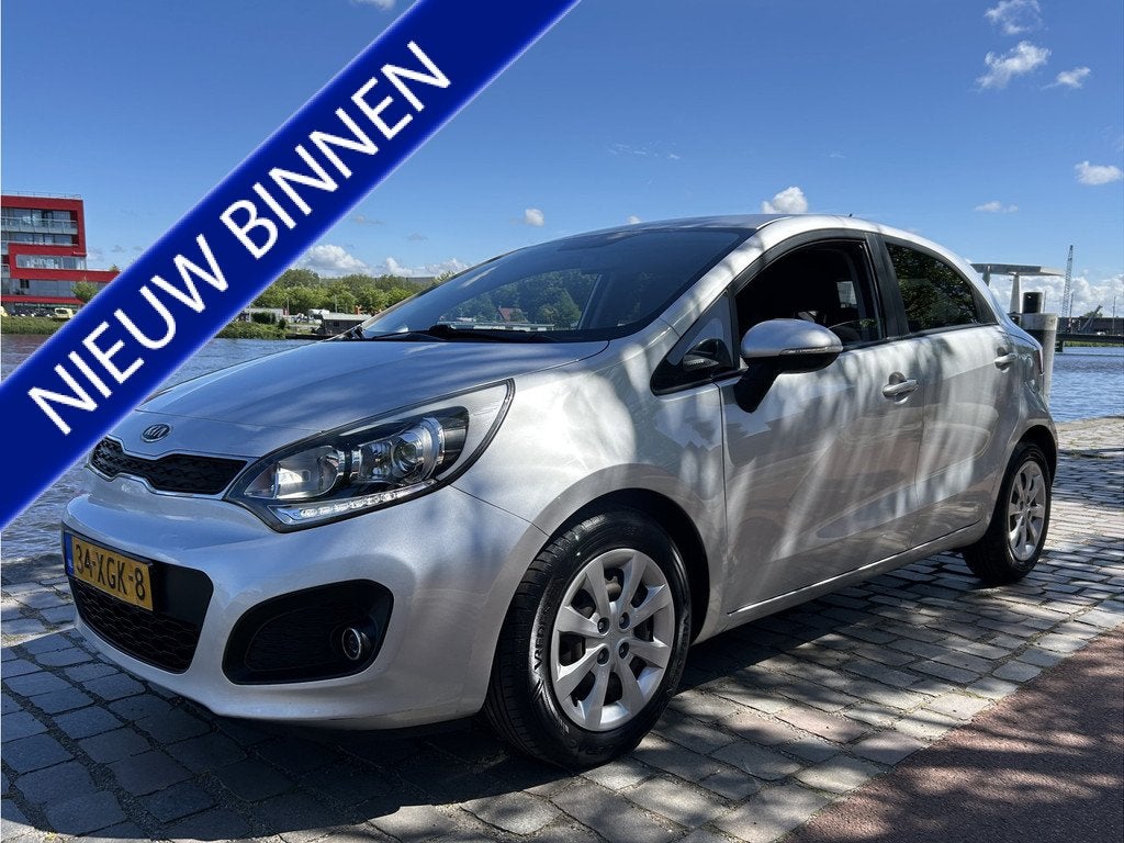 Kia Rio 1.2 CVVT Plus Pack 5 deurs airco keurige auto, Euro 5, Zwart, 4 cilinders, Origineel Nederlands