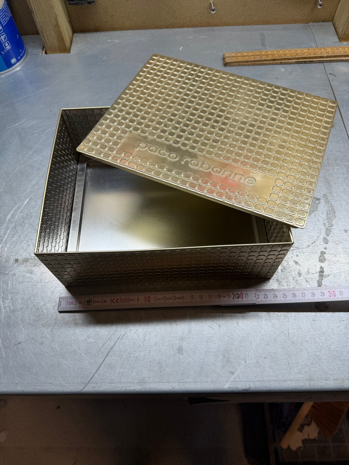 Paco Rabanne metalen doosje - goudkleurig, Ophalen, Minder dan 50 cm, Gebruikt, Metaal