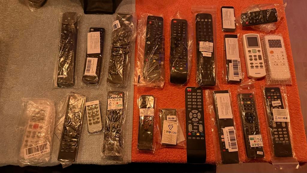 Partij van 22 nieuwe afstandsbedieningen (airco, tv, Humax), Ophalen of Verzenden, Nieuw, Universeel, Tv