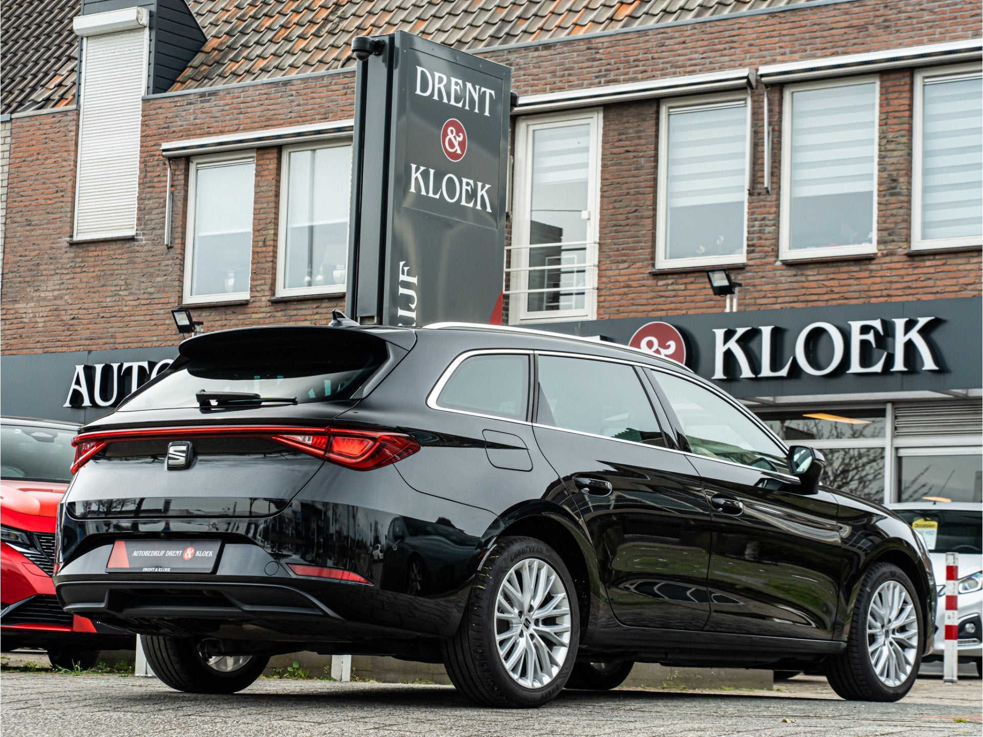SEAT Leon Sportstourer 1.4 TSI Xcellence eHybrid PHEV CAMERA, Auto's, Dealer onderhouden, Gebruikt, Euro 6, 4 cilinders