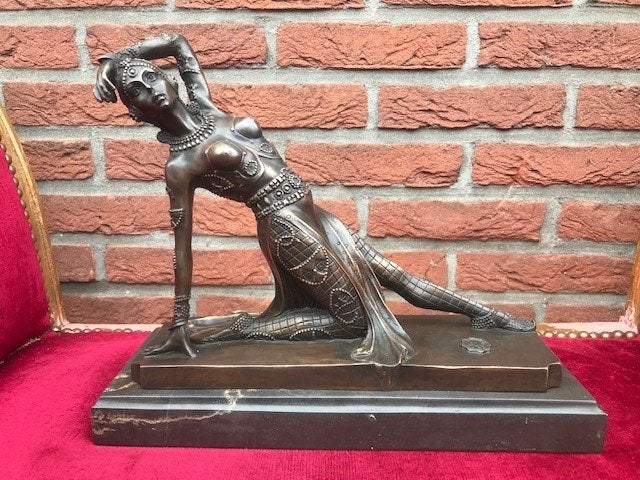 fraai oud bronzen beeld, danseres in fraaie pose, Ophalen of Verzenden, Brons