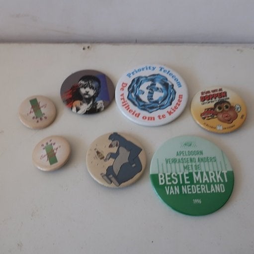 Button vintage retro verzameling 7 stuks o.a. Chocomel, Ophalen of Verzenden, Gebruikt, Merk, Button