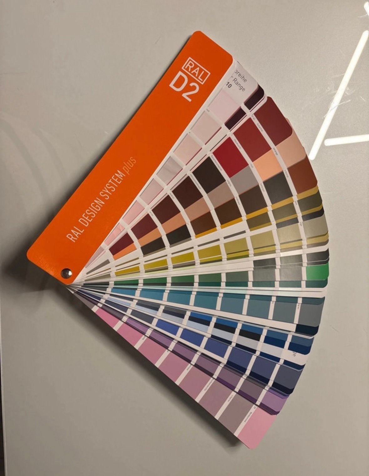 RAL D2 Design System Plus kleurenwaaier, Ophalen of Verzenden, Zo goed als nieuw, Overige typen