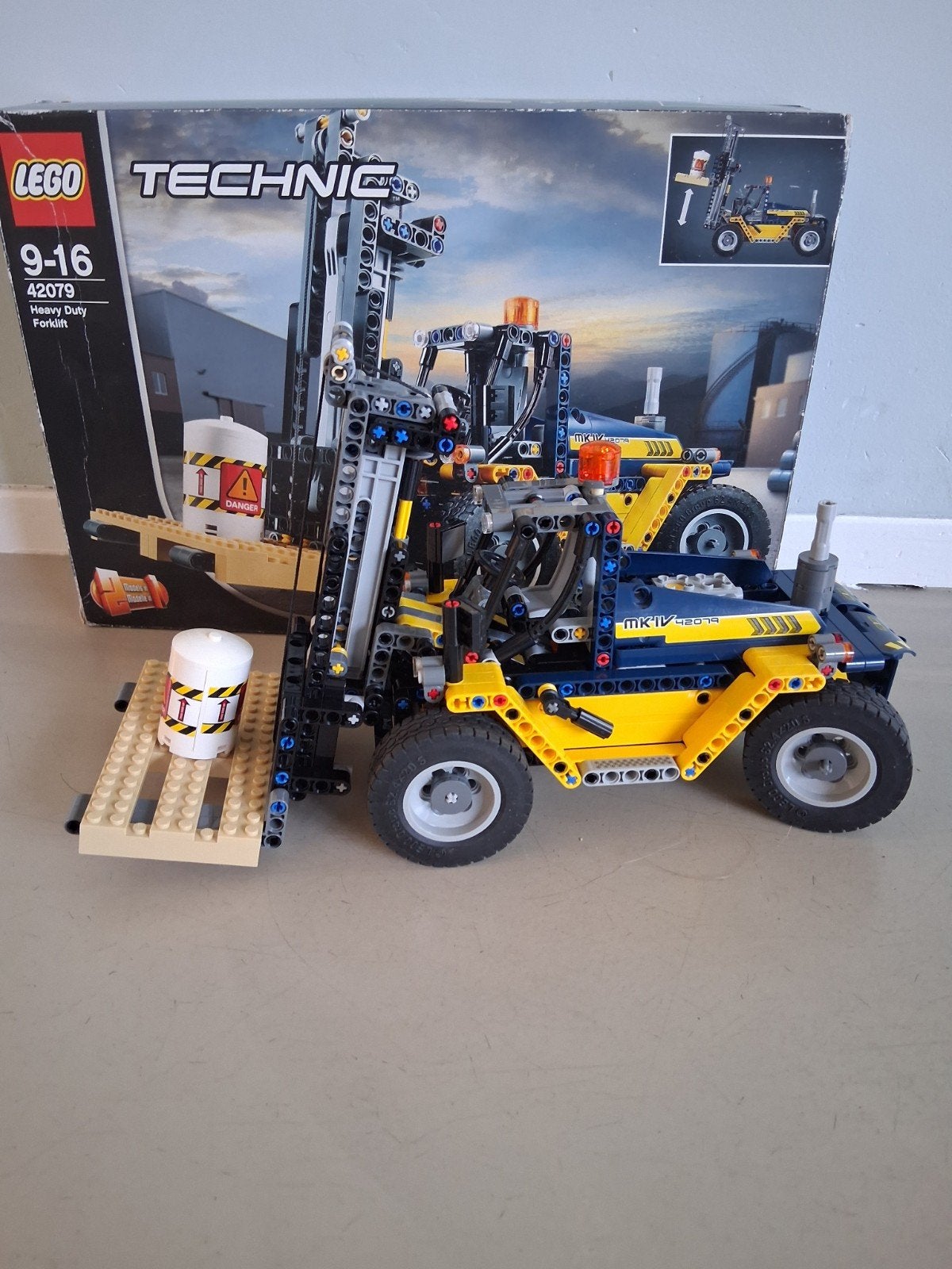 LEGO Technic 42079 met doos en boekje, Kinderen en Baby's, Speelgoed | Duplo en Lego, Ophalen of Verzenden, Zo goed als nieuw